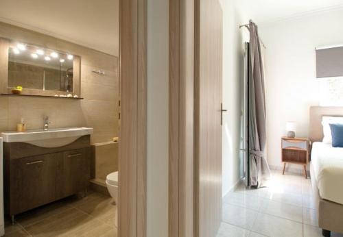 Zacharias Villa Sleeps 7 With Pool And Air Con