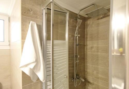 Zacharias Villa Sleeps 7 With Pool And Air Con