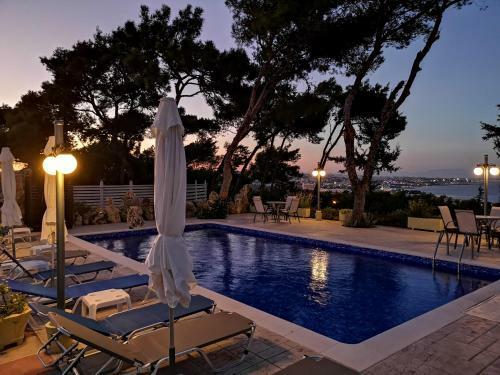 Louis Luxury Villa