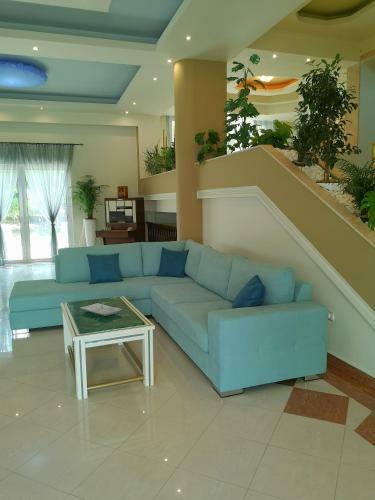 Louis Luxury Villa