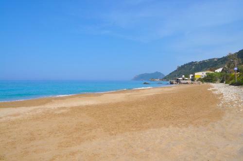 Holiday Apartments With Pool Maria On Agios Gordios Beach