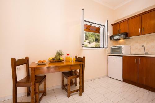 Odysseus Apartments
