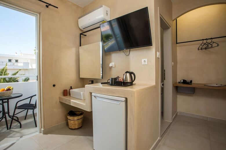 Hotel Atma Beach Rooms & Suites