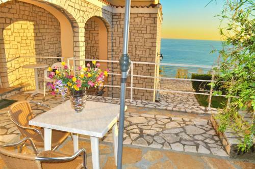 Studio Apartments Maria With Pool - Agios Gordios Beach