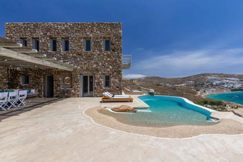 Agrari Villa Sleeps 10 With Pool And Air Con