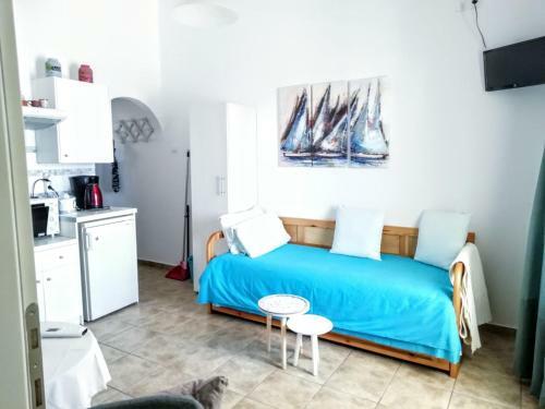 Breezy Holiday Home In Paros At Beach