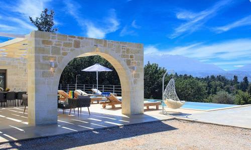 Orientem Villa Heated Pool