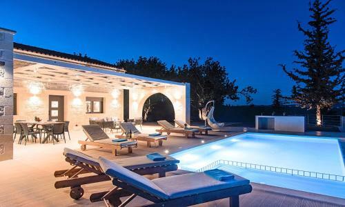 Orientem Villa Heated Pool