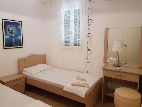Glyfada Two Floors Maizonette Aa2 62