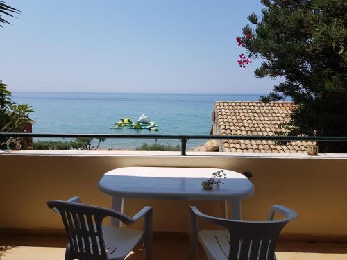 Glyfada Two Floors Maizonette Aa2 62