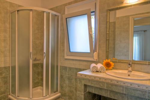 Dafni - Gerani Villas With Private Pooi
