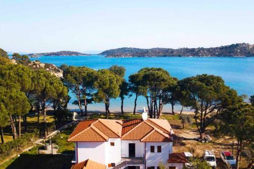 Filyra Private Beach Villa