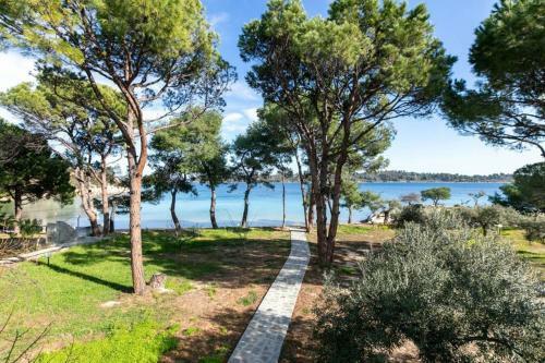Filyra Private Beach Villa