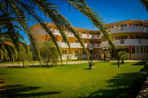 Aparthotel Alykes Garden Village