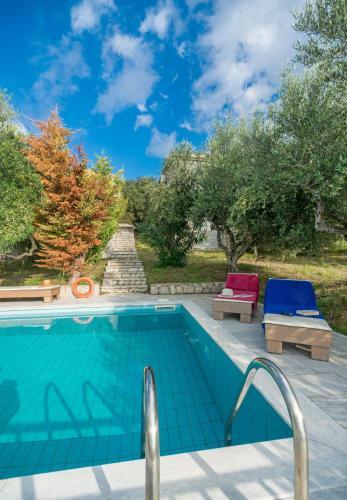 Gialova Villa Sleeps 2 Pool Air Con Wifi