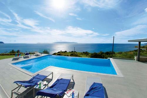 Villa Trapezaki Bay View