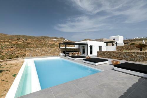 Hotel Ftelia Black Villas