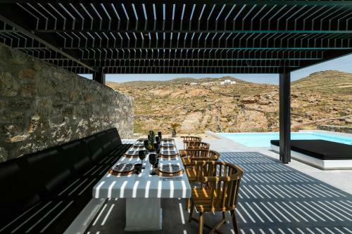 Hotel Ftelia Black Villas