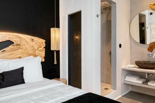 Hotel Ftelia Black Villas