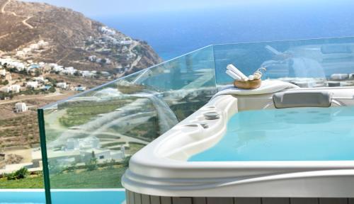 Elia Villa Sleeps 12 With Pool And Air Con