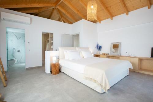 Rachi Sea View White Villa