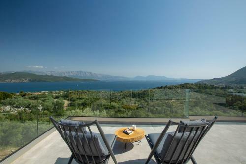 Rachi Sea View White Villa