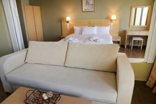 Massouri Beach Hotel