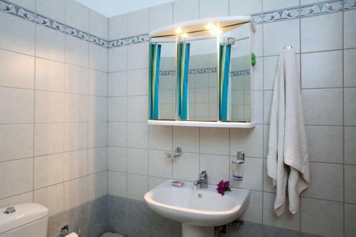 The Filoxenia Apartments, Nikiana