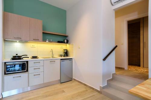 Iliana Apartments