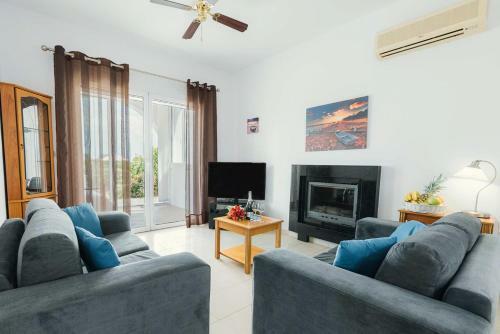 Gennadi Villa Sleeps 5 With Pool And Air Con