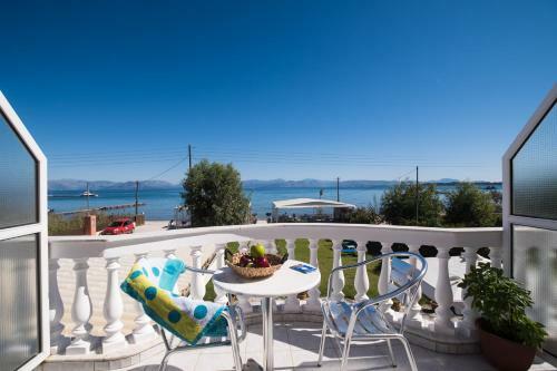Bed & Breakfast Christina Beachfront Rooms
