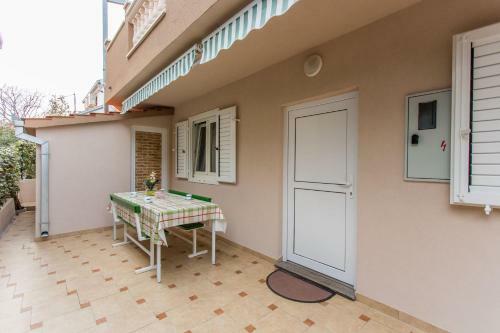 Apartments Ned-with Terrace