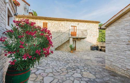 Apartments Helena 1992