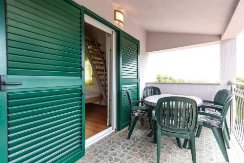 Hostal Apartments Karen