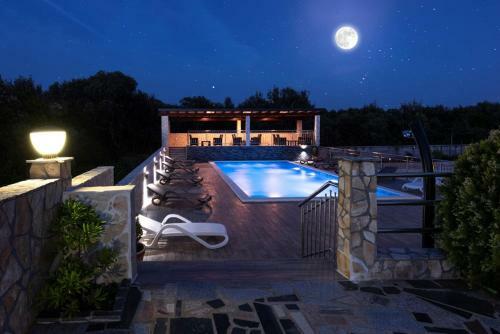 Hostal Apartments Karen