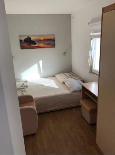 4 Apartments - Parking, Airco - 150 M To Beach
