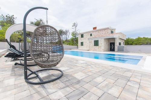 House Luxury Stone Villa Vir