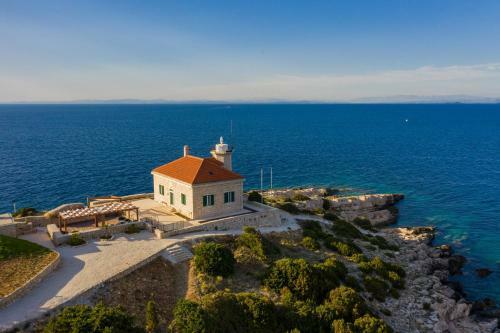 Villa Luxury Lighthouse Vis-croatia
