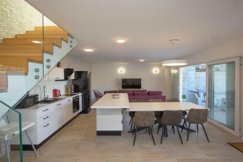 Luxury Blue Villas Vis
