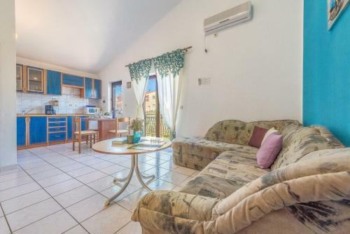 Hostal Apartments Julija In Vodice
