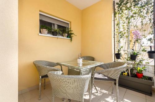 Apartment Golden Oasis
