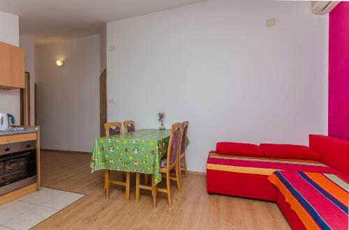 Apartments Mira