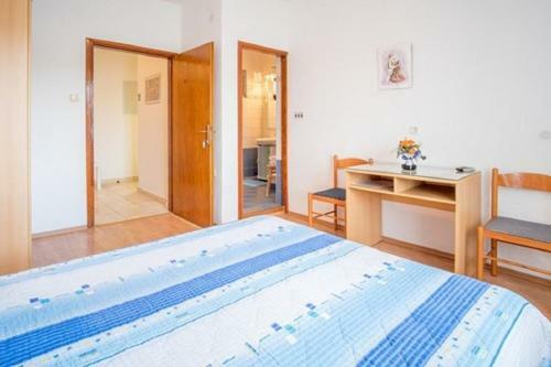 Hostal App-rooms Luka With Parking