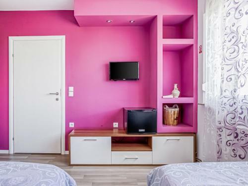 Spacious Holiday Home In Vukovar With Swimming Pool