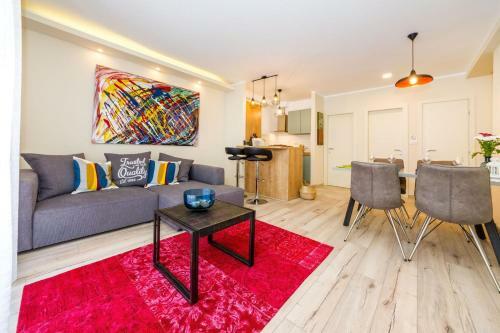 Apartamentos Ema 2br Apt. In Old Town Centre