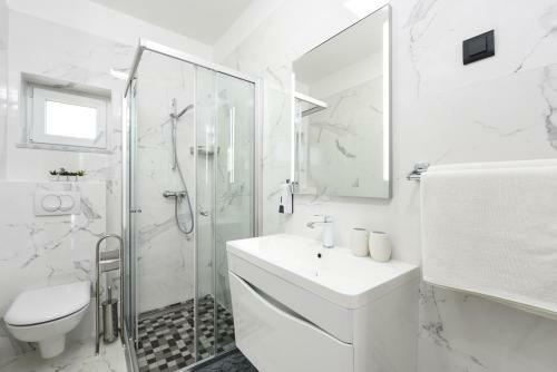 Villa Mare - With Heated Pool