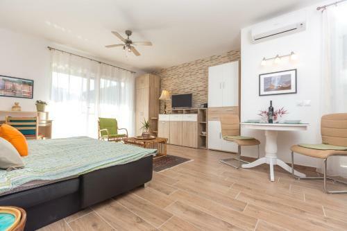 Apartments Emzi