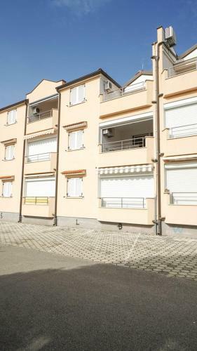 Apartment Sandy Beach Zambrattia