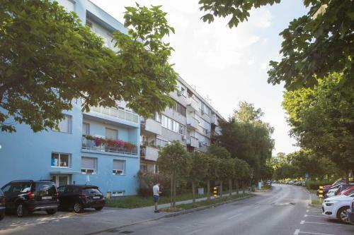 Spacious 2bdr Apartment With Beautiful Terrace