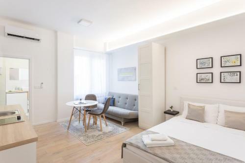 Apartamento 150sqm Main Square Apt!-4 Units-great For Groups!